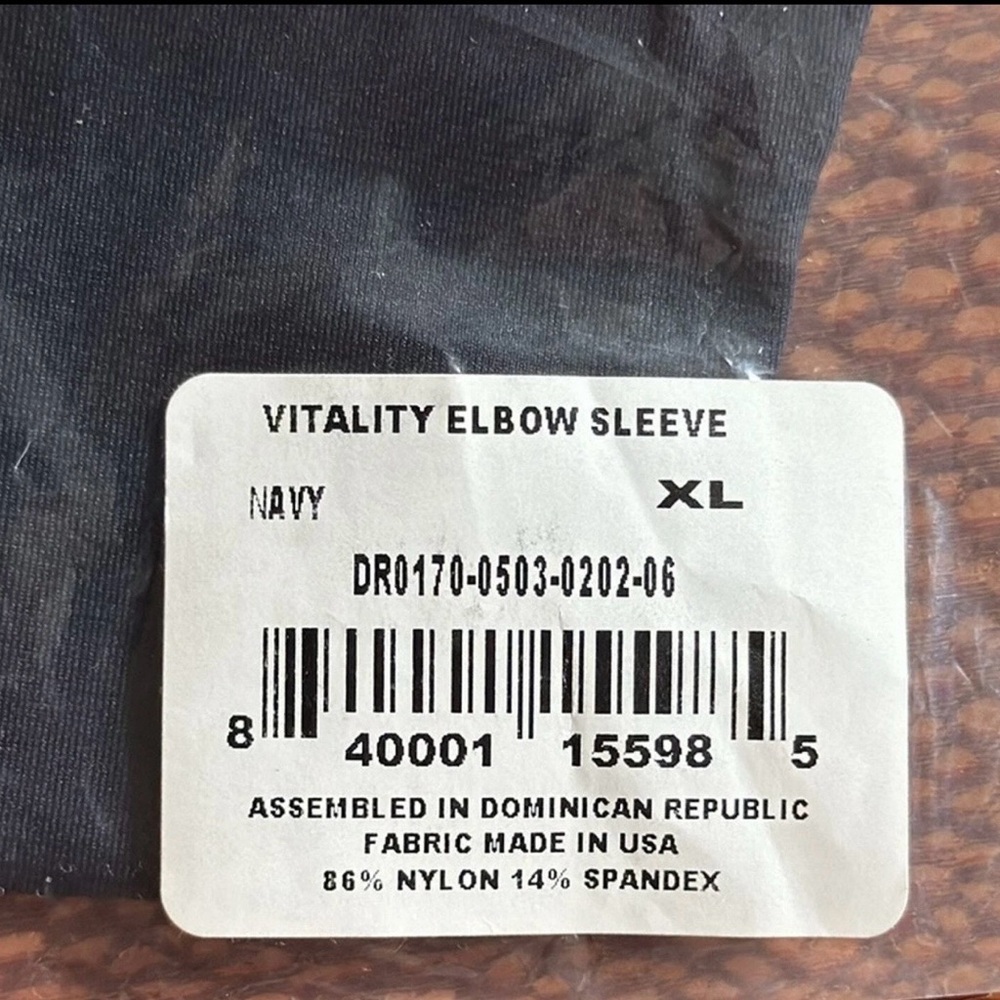 Tommie Copper Vitality Elbow Sleeve in Navy XL